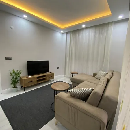Antalya Havalimanina Yakin Havuzlu 1+1 Lux Daire